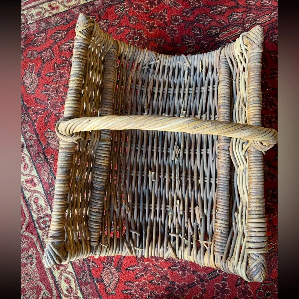 Antique / Vintage Rustic Foraging Harvesting Kindling Pinecone Collecting Basket